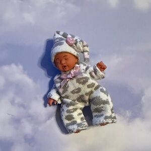 Sleeper and night cap, Zuru my mini baby